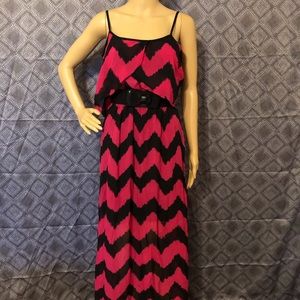 Maxi dress ❤️❤️hot pink and black chevron pattern